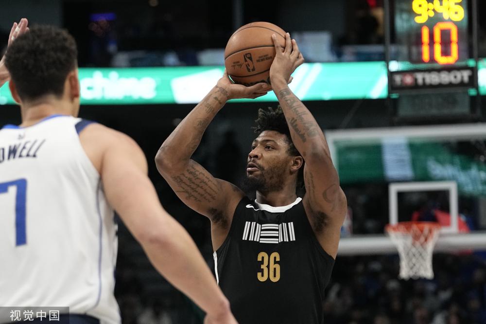 場觀眾和球 場觀眾和球