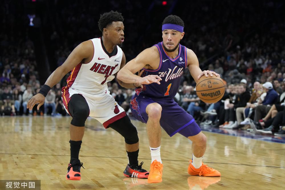 了鮮明對比 了鮮明對比