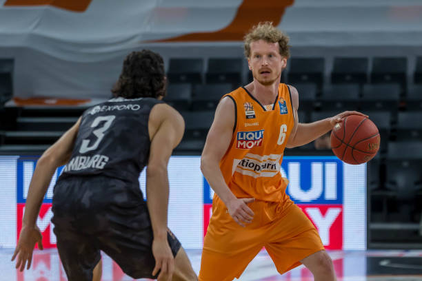 姚明以自己 姚明以自己